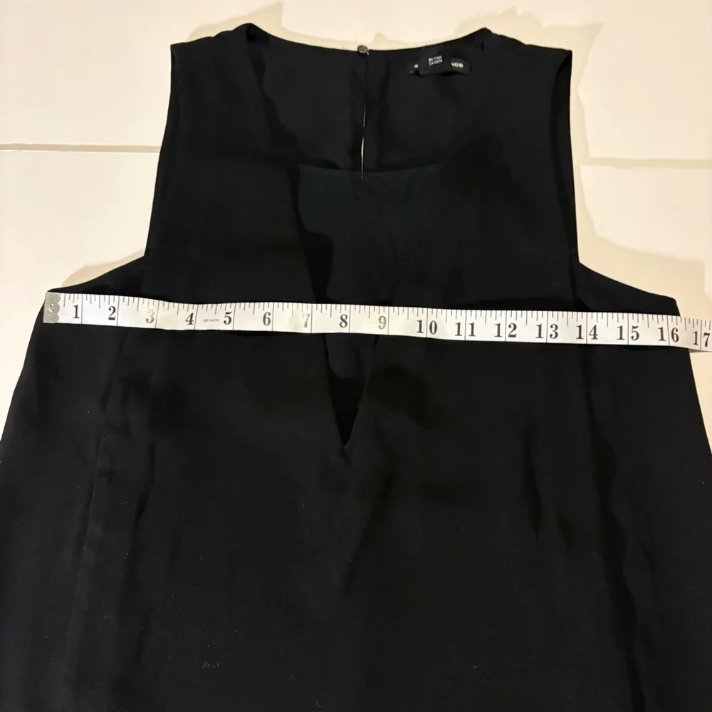 Club Monaco Elegant womens Black Sleeveless Blouse, Sz XS but fits bigger - Picture 4 of 7
